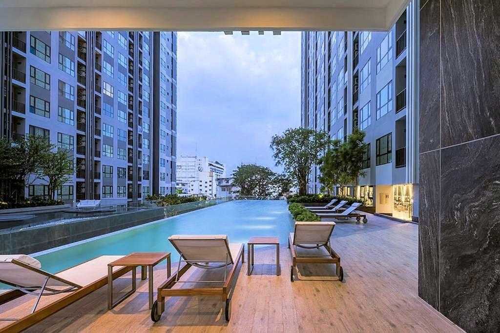 The Base Central Pattaya By Pattaya Holiday ภายนอก รูปภาพ
