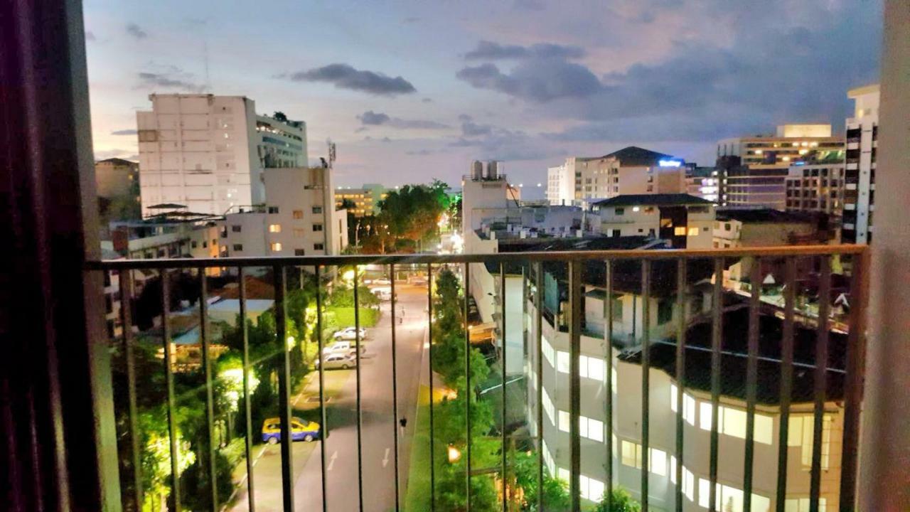 The Base Central Pattaya By Pattaya Holiday ภายนอก รูปภาพ