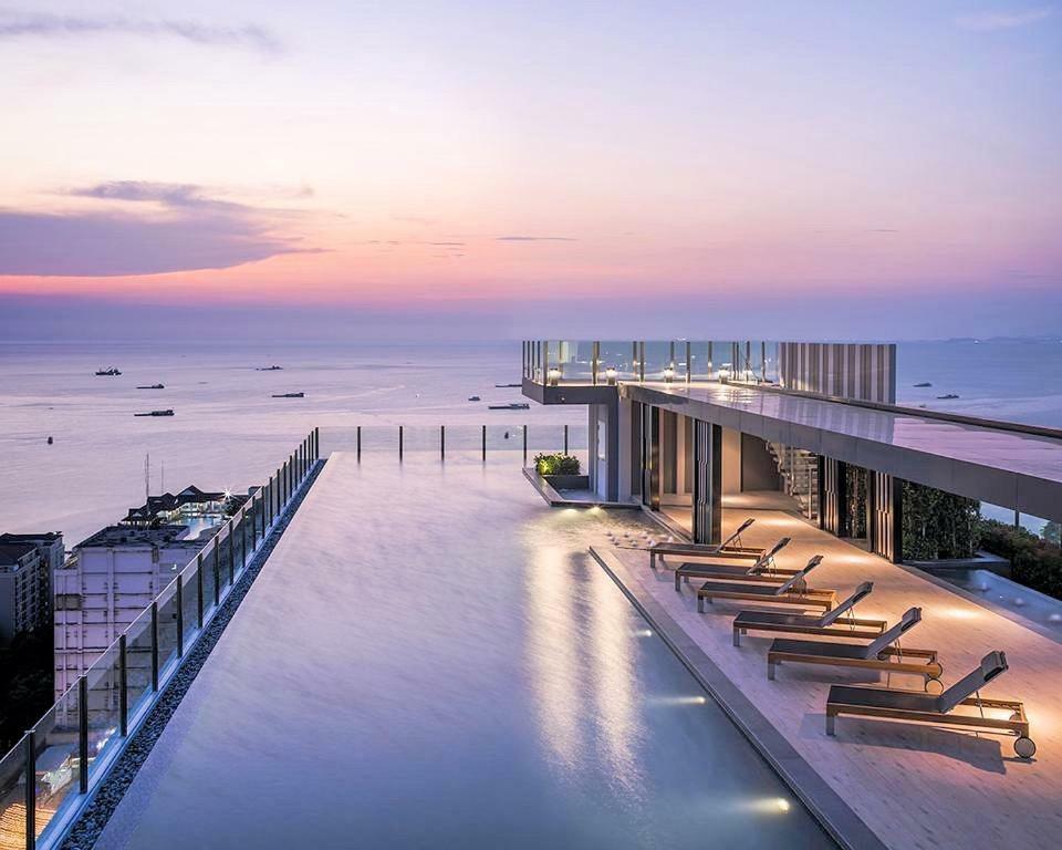 The Base Central Pattaya By Pattaya Holiday ภายนอก รูปภาพ