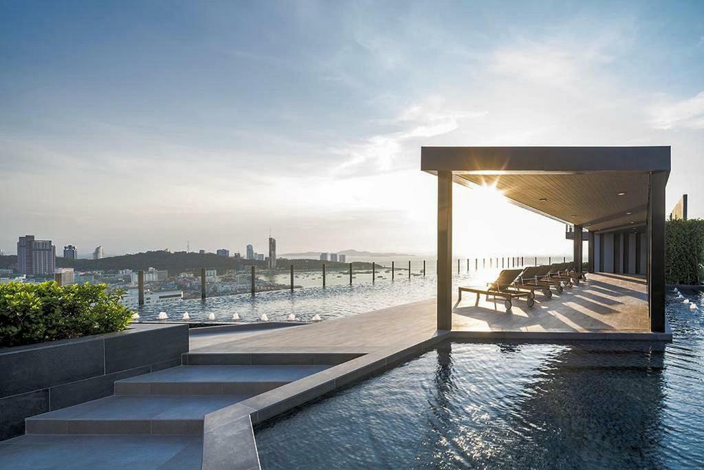 The Base Central Pattaya By Pattaya Holiday ภายนอก รูปภาพ