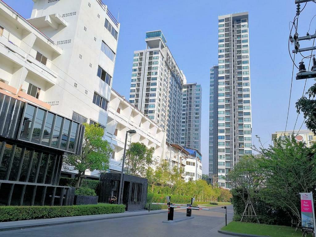 The Base Central Pattaya By Pattaya Holiday ภายนอก รูปภาพ